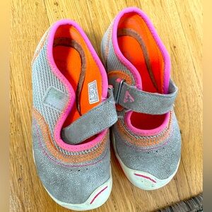 Plae maryjanes size 9.5c